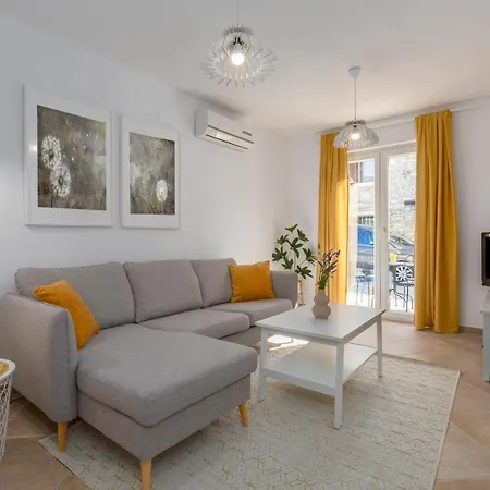 Apartments Agata Novigrad Istria Exterior foto