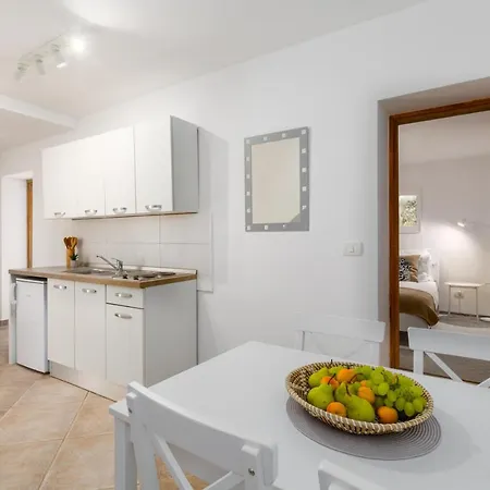 Apartments Agata Novigrad Istria Exterior foto