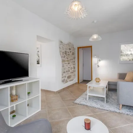 Apartments Agata Novigrad Istria Exterior foto