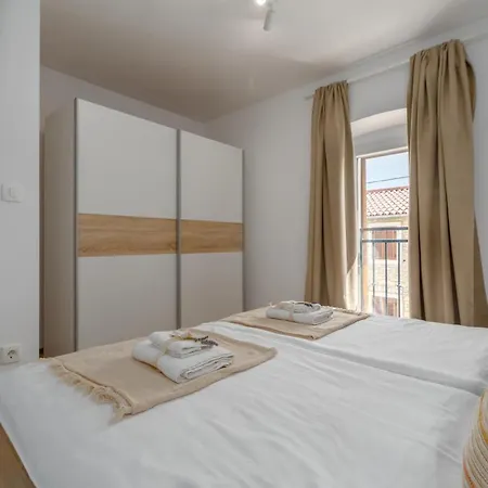 Apartments Agata Novigrad Istria Exterior foto